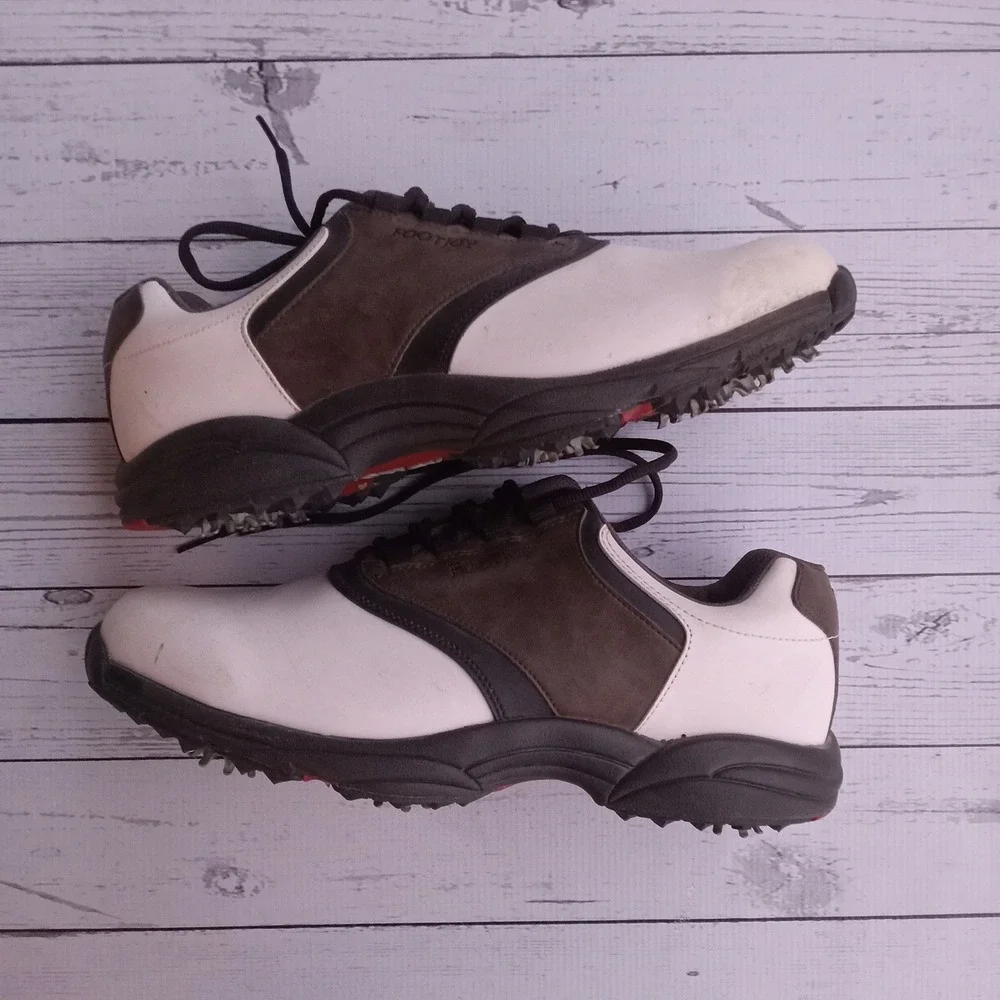FootJoy Men's Size 10.5M Classic Saddle Golf Shoes Spiked Cleats‎ Athletic